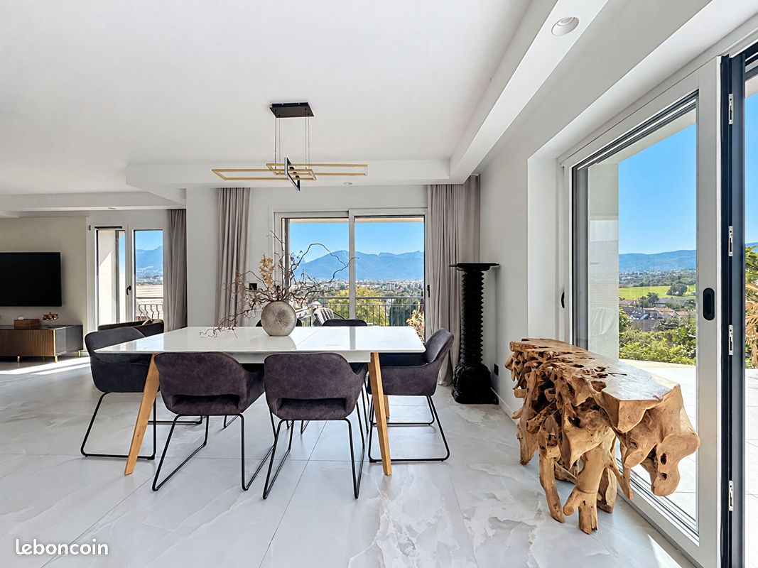 Maison 5 pièces 180 m² · à Poisy · 180 m² · 1 100 000 €