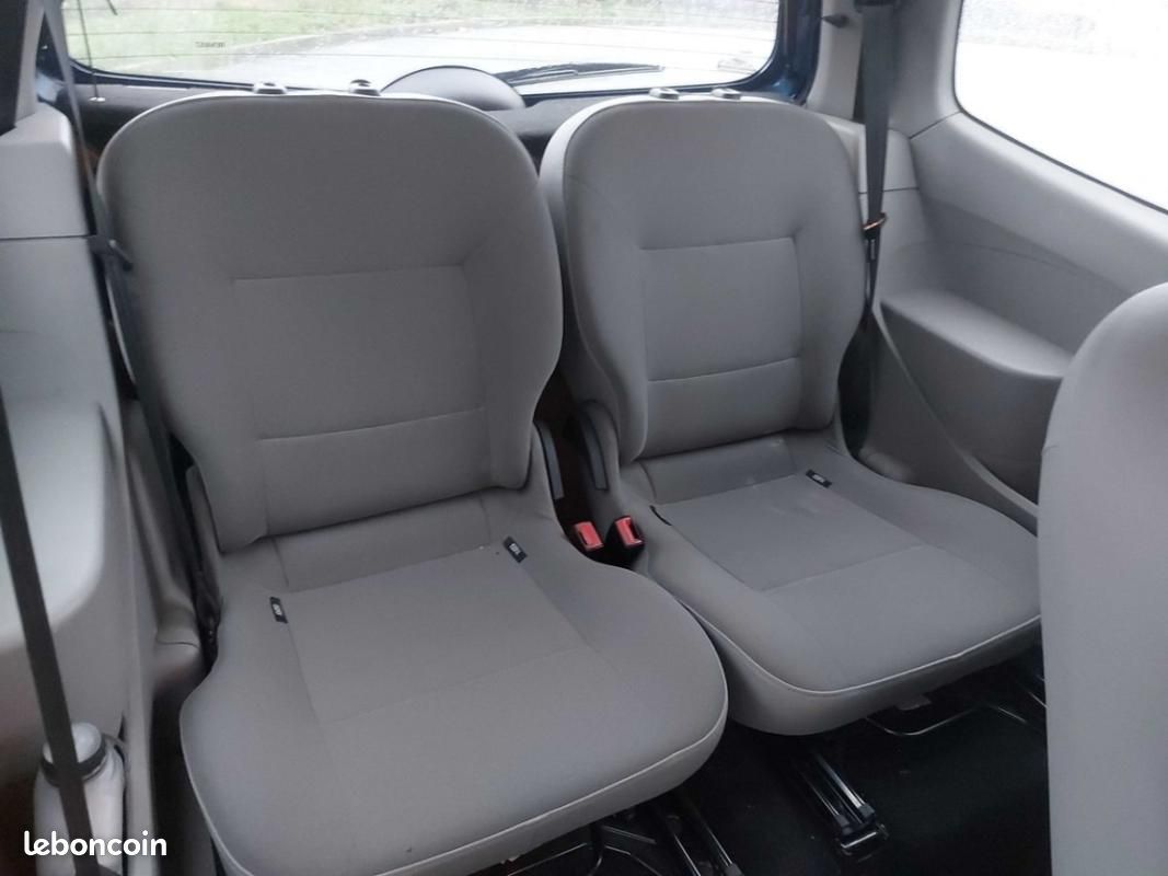 Renault Twingo II 1.2 16v 75 eco2 Expression 1ere Main (image 7)