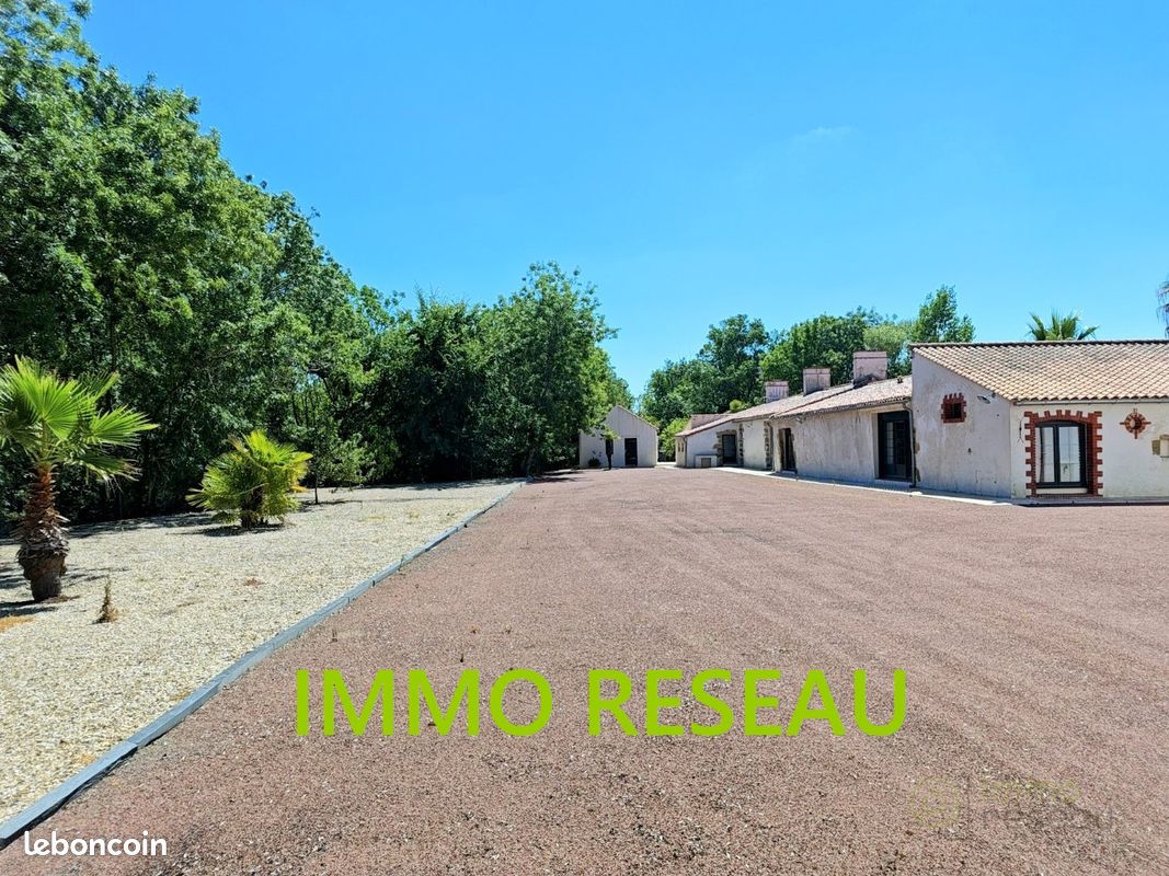Maison 12 pièces 287 m² · à Sallertaine · 287 m² · 756 000 €