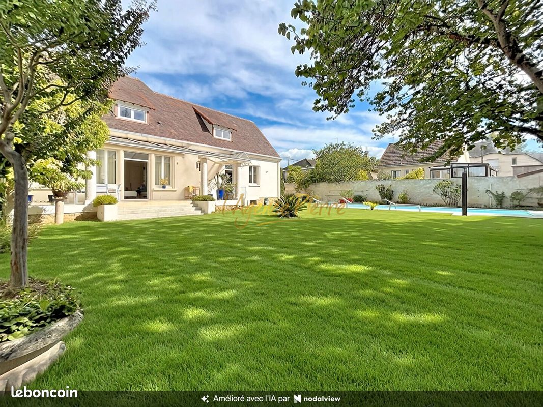 Maison 8 pièces 205 m² · à Châtellerault · 205 m² · 525 000 €