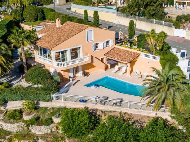 Villa 5 pièces 212 m²