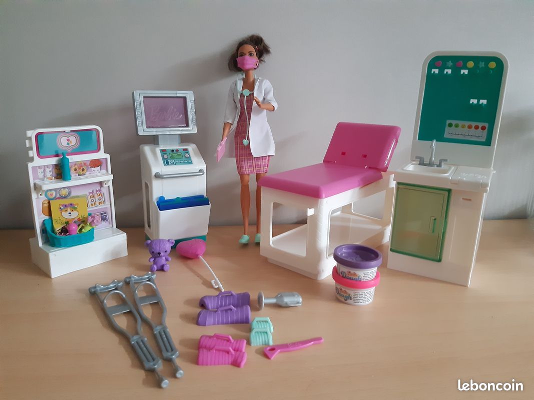 Barbie Clinique médicale avec plâtre (chonchon36) Jeux Jouets