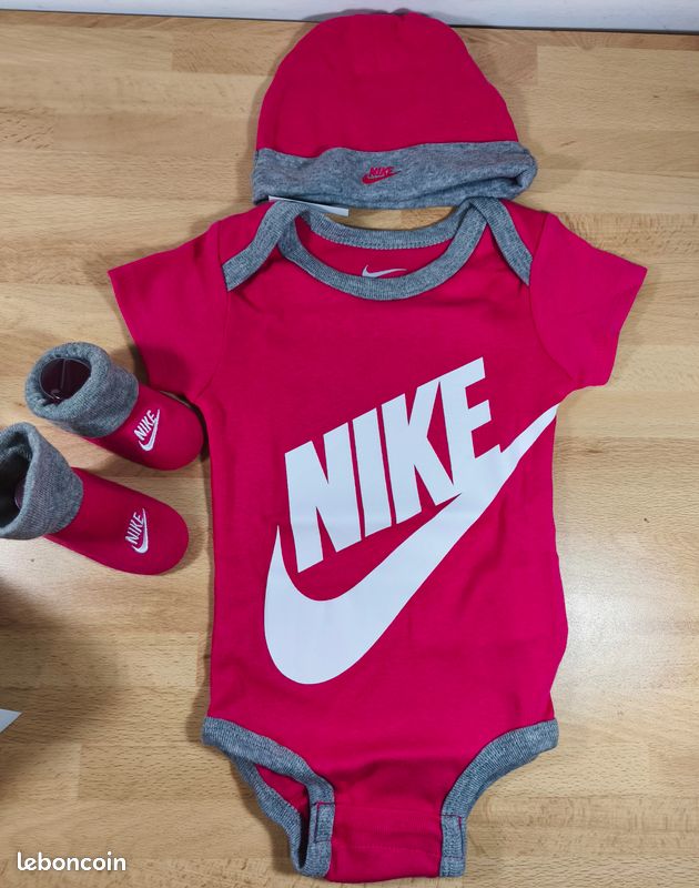 Ensemble pièces Nike à 12 mois neuf Vêtements bébé