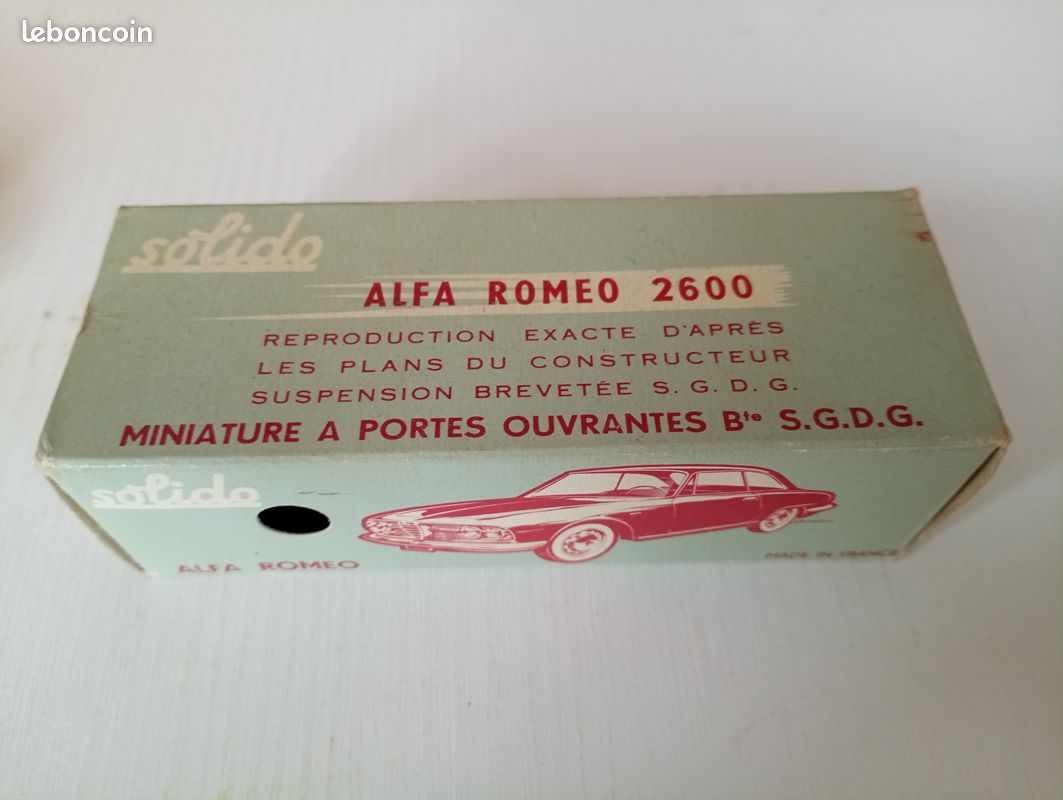 Solido 1/43 Alfa Romeo 2600 - SERIE 100 - REF 125 - rouge, sans boîte