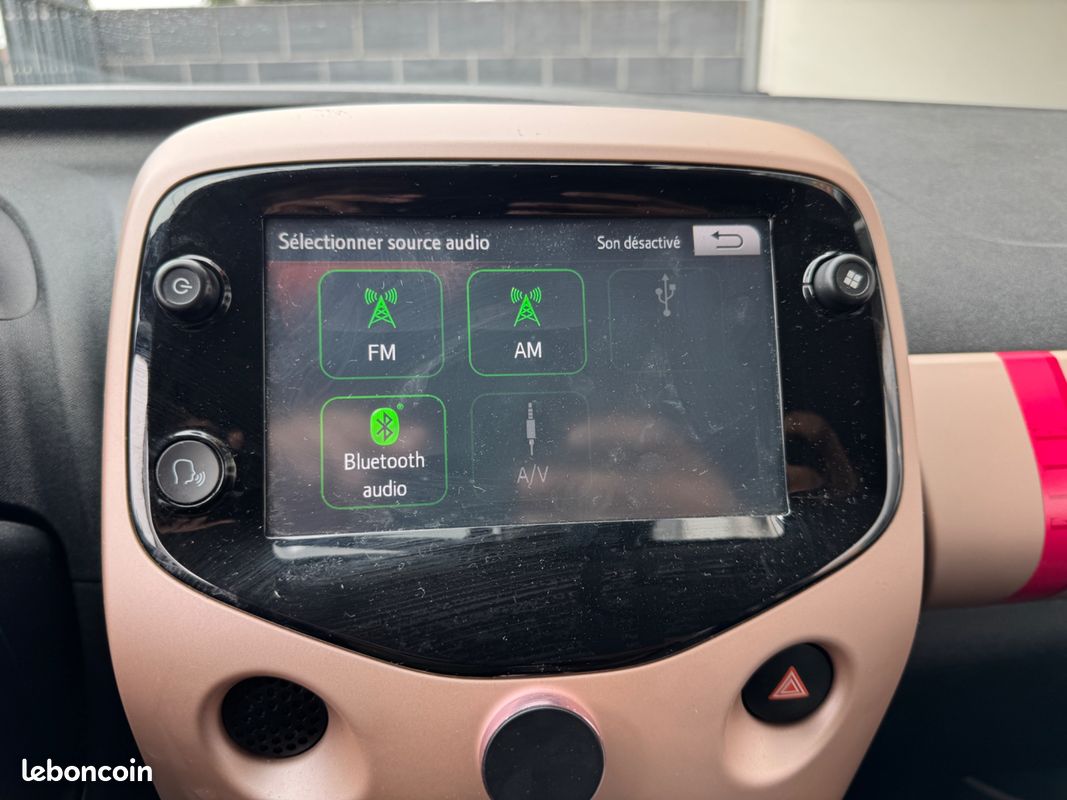 CITROEN C1 1.0 VTI 72ch ELLE | Carplay * Caméra de recul * Moteur Toyota (image 28)