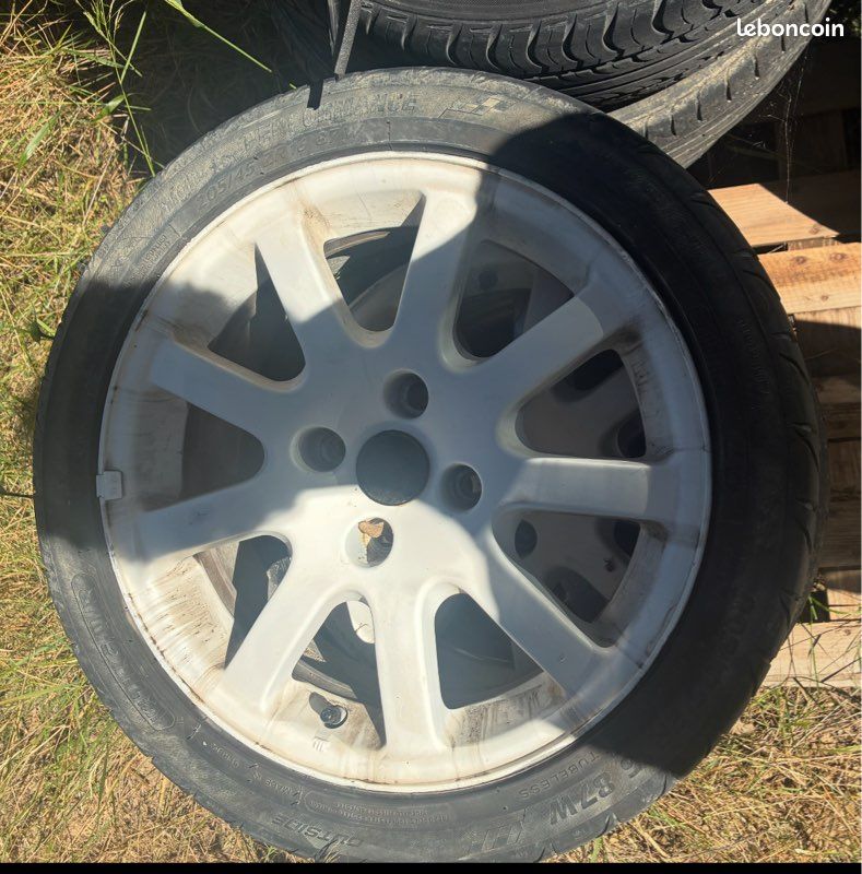 Roue sport 205/45/ZR16 (image 1)