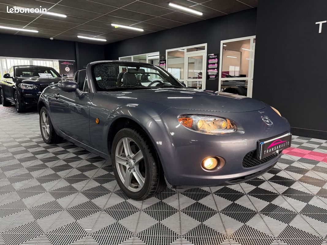 MAZDA MX-5 MX5 1.8L Elegance Cuir TOIT RIGIDE RETRACTABLE (image 15)