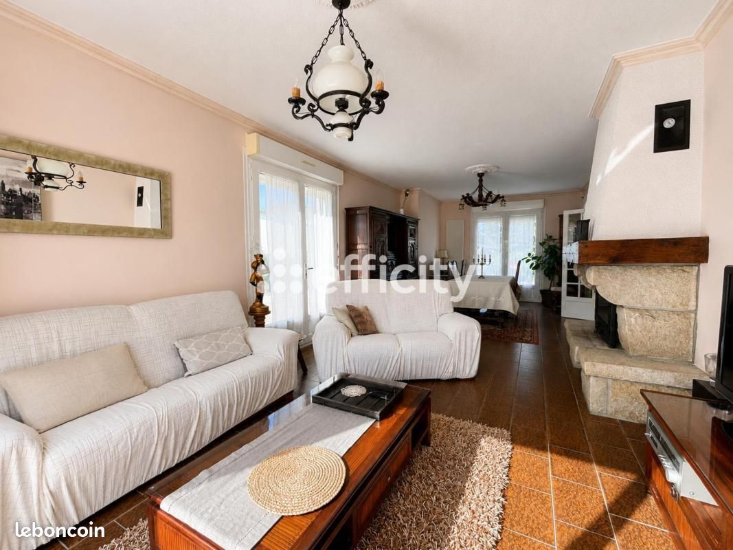 Maison 6 pièces 162 m² · à Plélan-le-Petit · 162 m² · 287 600 €