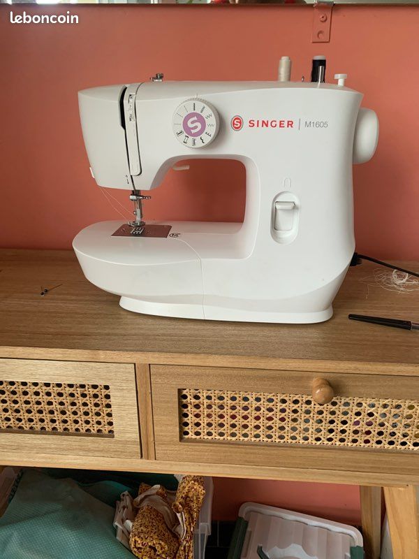 Machine à coudre Singer (image 1)