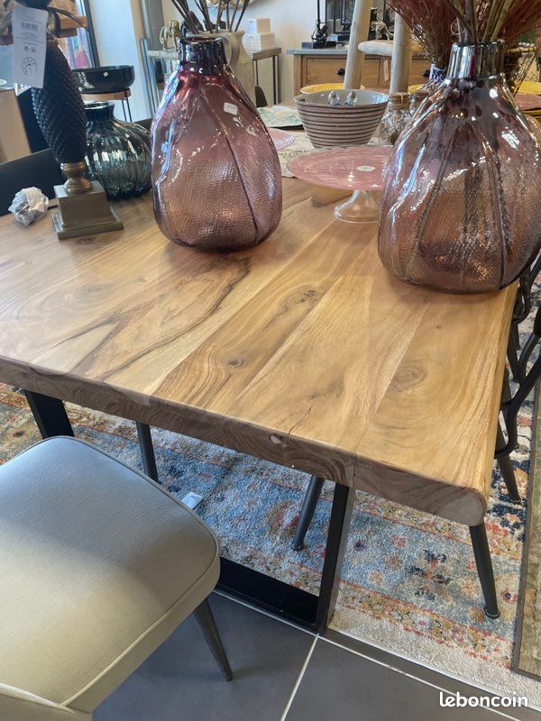 Table (image 4)