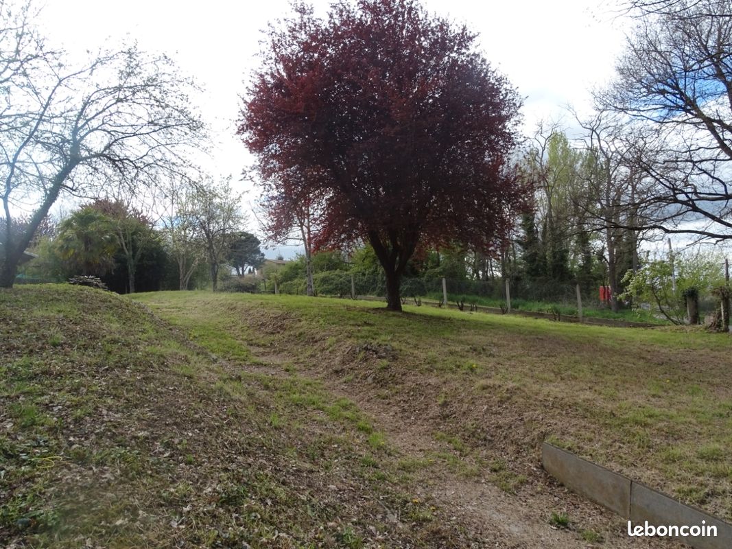 Terrain constructible · à Auterive · 63 000 €