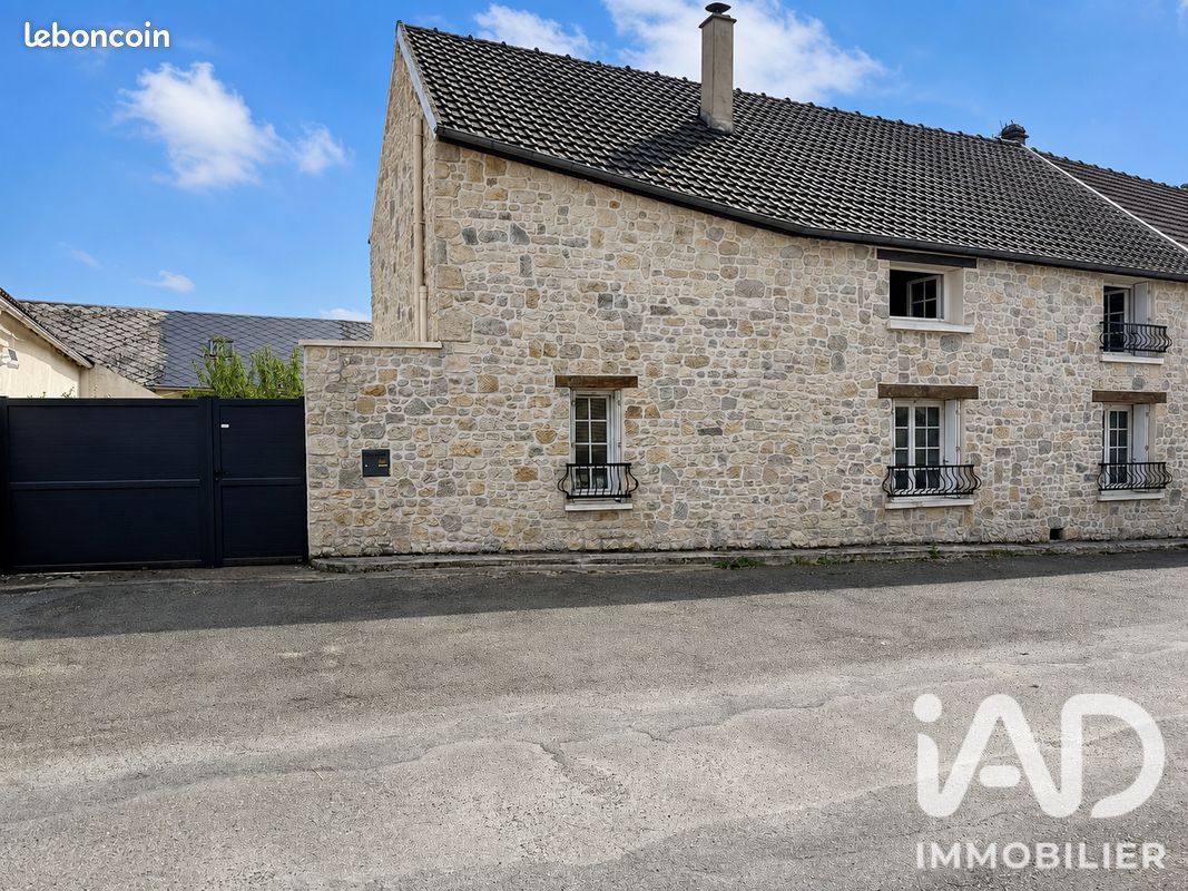 Maison 5 pièces 118 m² · à Sainville · 118 m² · 250 000 €