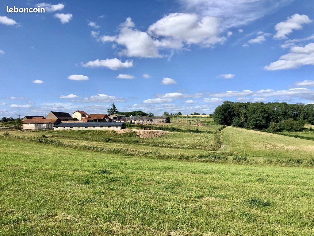 Maison 5 pièces 145 m² · à Saint-Martin-de-Salencey · 145 m² · 470 000 €