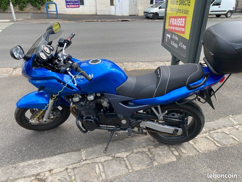 Kawasaki ZR-7S – 2002 – 30 000 km – Très bon état (image 1)