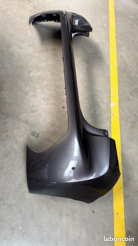 Peugeot 208 pare choc arrière (image 2)