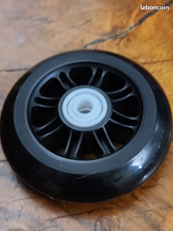 Roue trottinette freestyle neuve 90mm noire gomme 85A, roulement full céramique blancs neufs inclus (image 13)