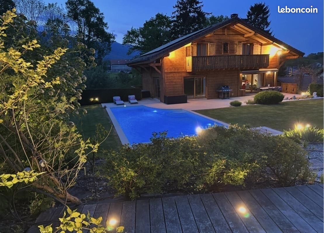 Maison 8 pièces 230 m² · à Farges · 230 m² · 1 490 000 €