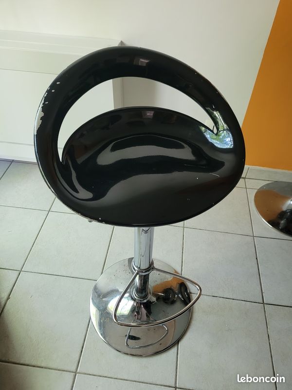 Tabouret de bar design noir réglable – Bon état de fonctionnement (image 1)