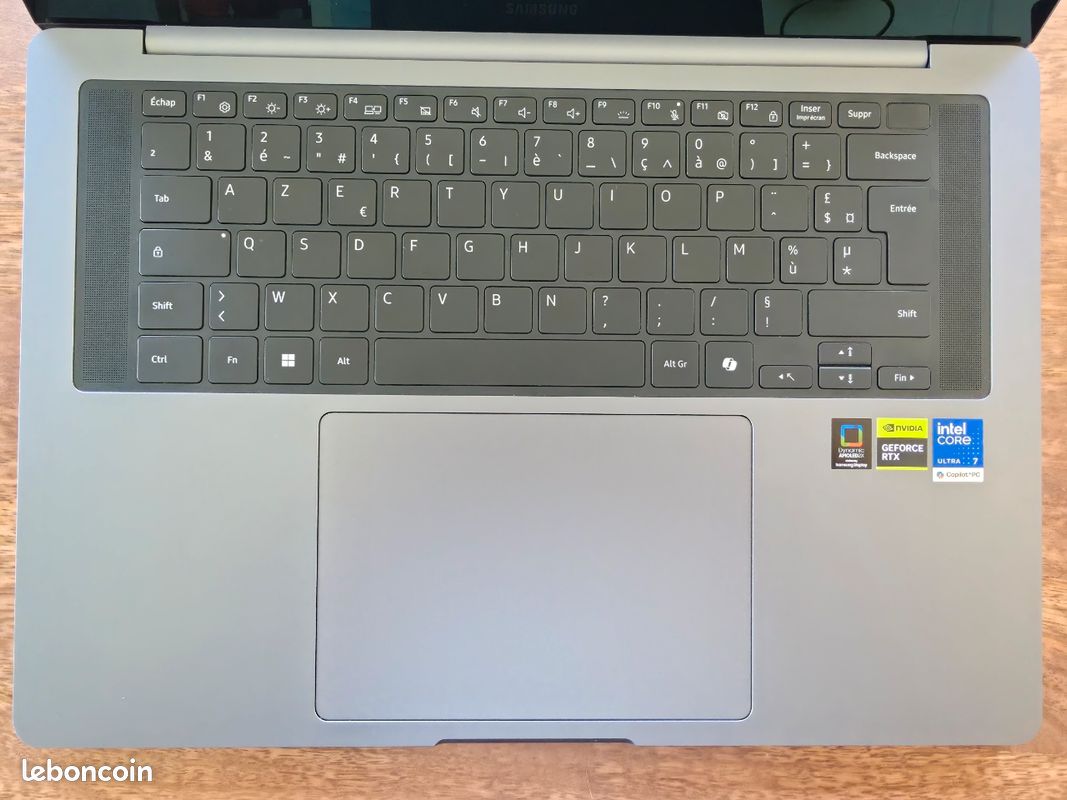 Samsung Galaxy Book6 Ultra 16" – RTX 5070 – 32 Go RAM – 1 To SSD – OLED tactile 120 Hz (image 3)