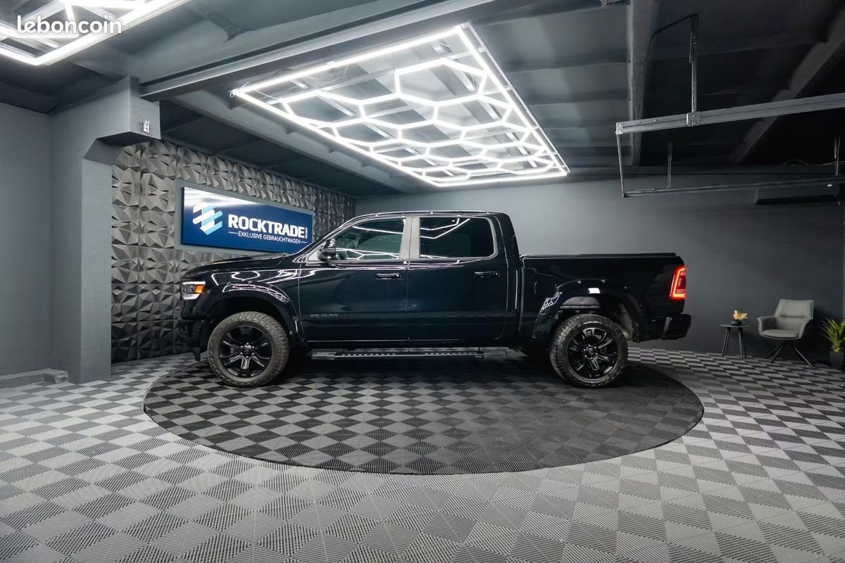 Dodge RAM 1500 Laramie Night Edition 5.7 HEMI 401 ch 4x4 – Alpine – 20” – Offroad (image 19)