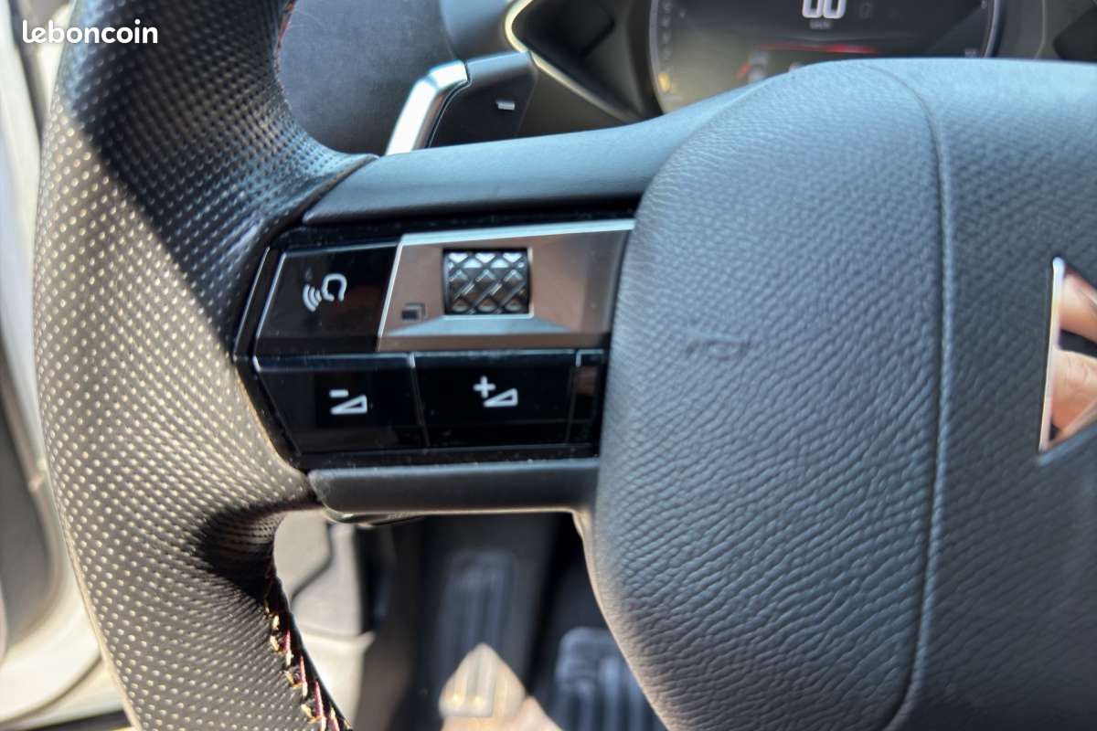 DS 3 Crossback 130 EAT8 PERFORMANCE LINE (image 8)