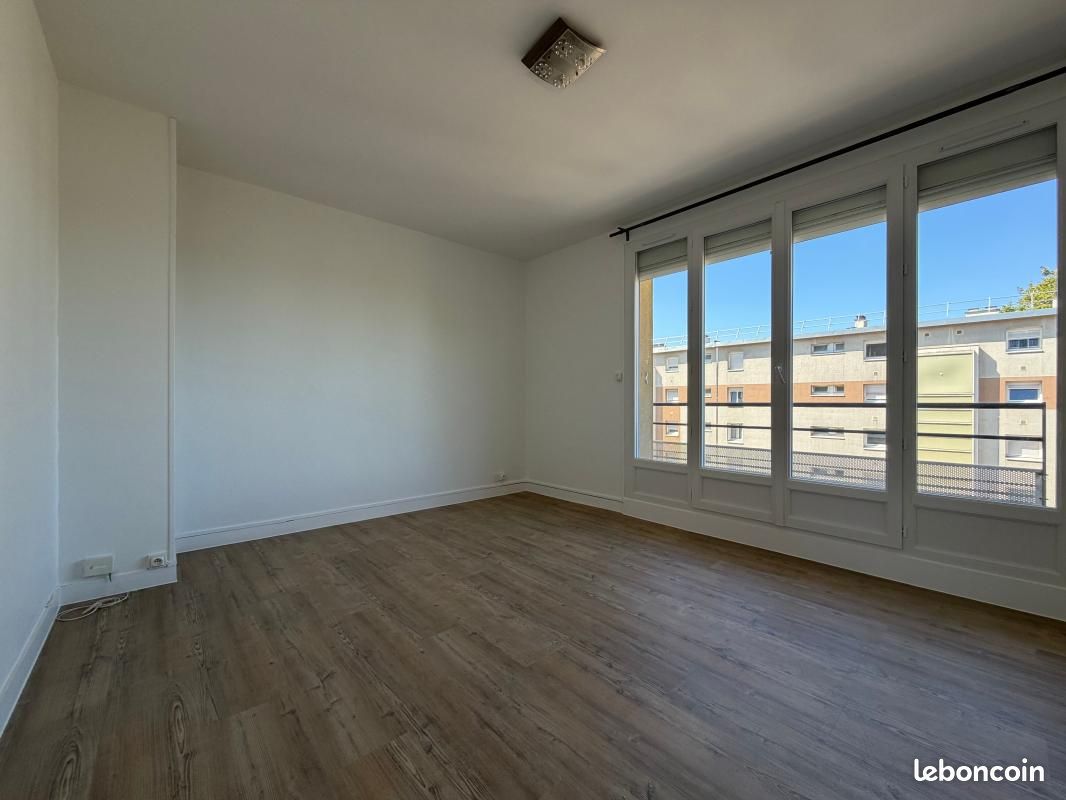 Appartement 2 pièces 47 m² · à Noisy-le-Grand · 47 m² · 884 €