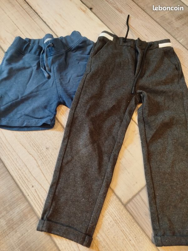 Lot de vêtements garçon taille 4 ans (image 10)