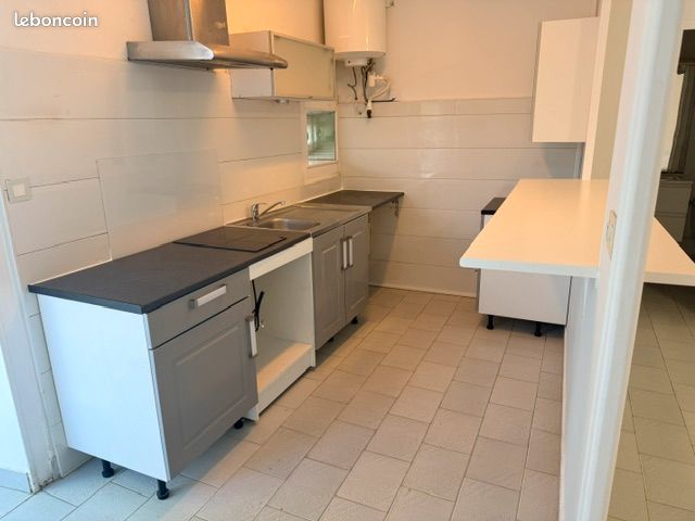 Appartement 1 pièce 27 m² · à Saintes · 27 m² · 475 €