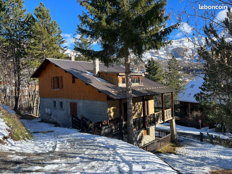 Maison 7 pièces 200 m² · à Allos · 200 m² · 300 000 €