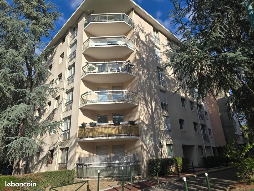 Appartement 4 pièces 86 m² · à La Celle-Saint-Cloud · 86 m² · 341 550 €