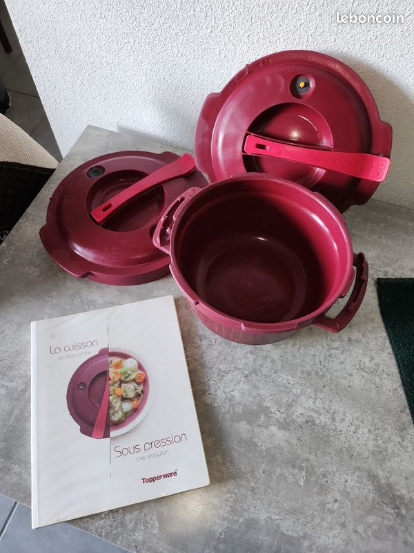 TUPPERWARE BLOSSOM CONDIMATE SET TABLETOP -IN PINK COLOR !!!