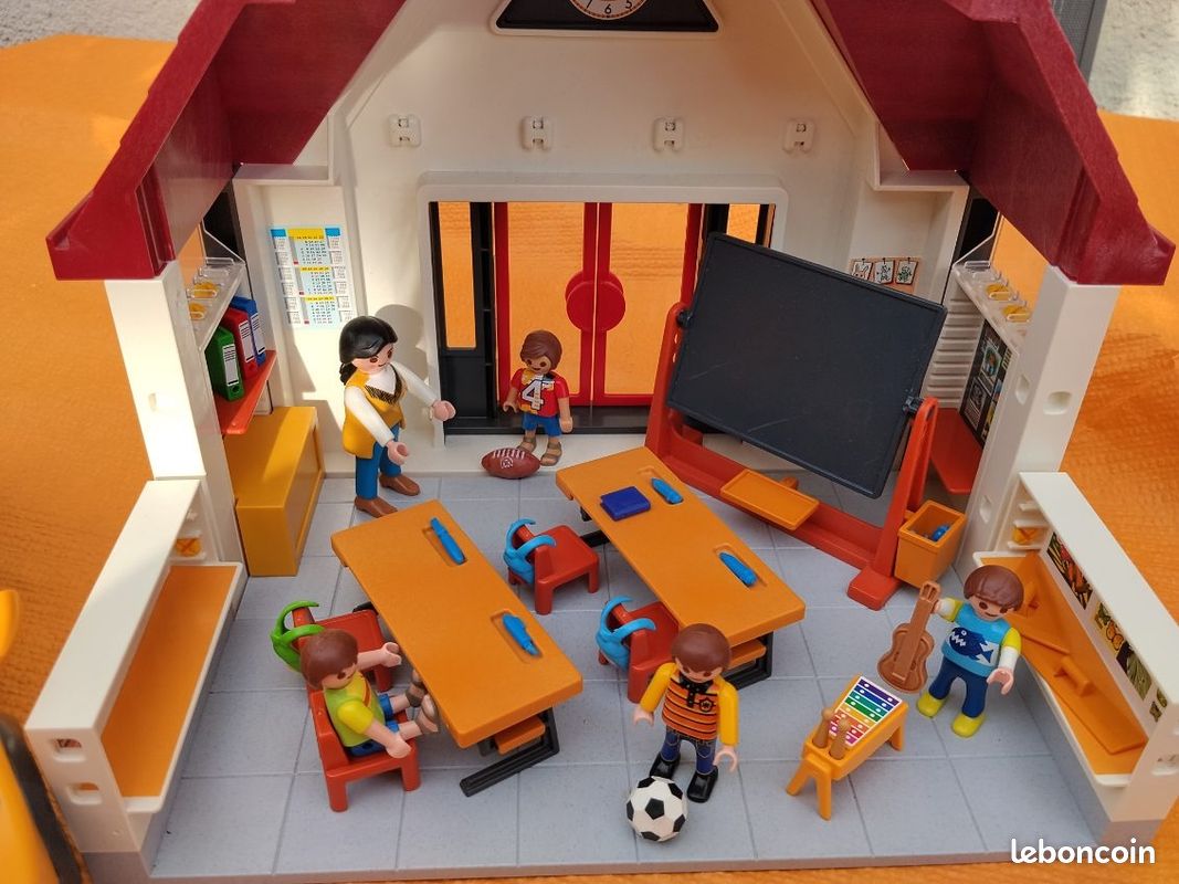 École + bus + figurines et accessoires Playmobil (image 3)