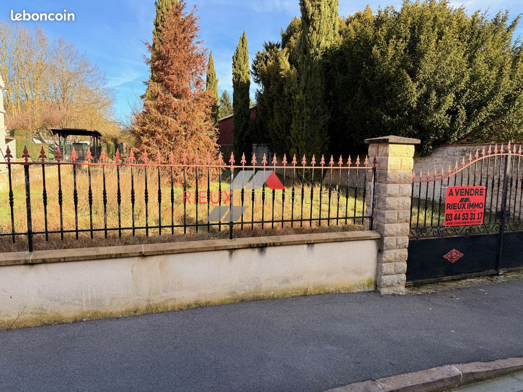 Terrain 600 m² · à Cinqueux · 600 m² · 79 000 €
