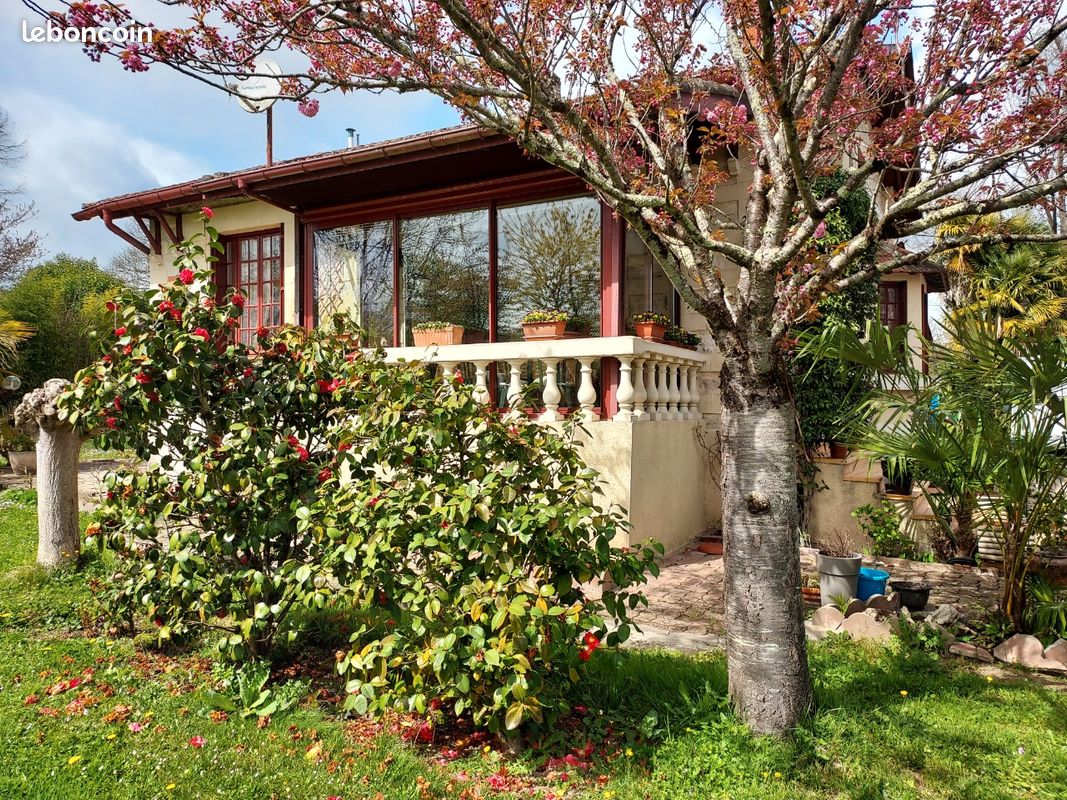 Maison 9 pièces 250 m² · à Nérac · 250 m² · 390 000 €