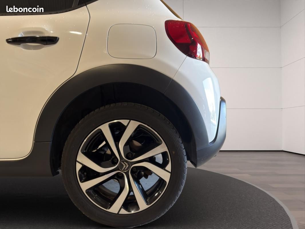 Citroën C3 III BlueHDi 100 S&S BVM Shine Pack (image 25)