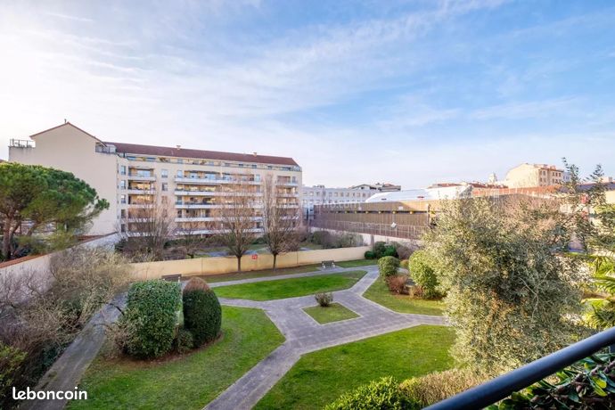 Appartement 6 pièces 135 m² — 3