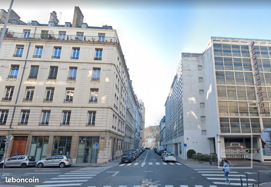 Parking/box LYON · 35 000 €