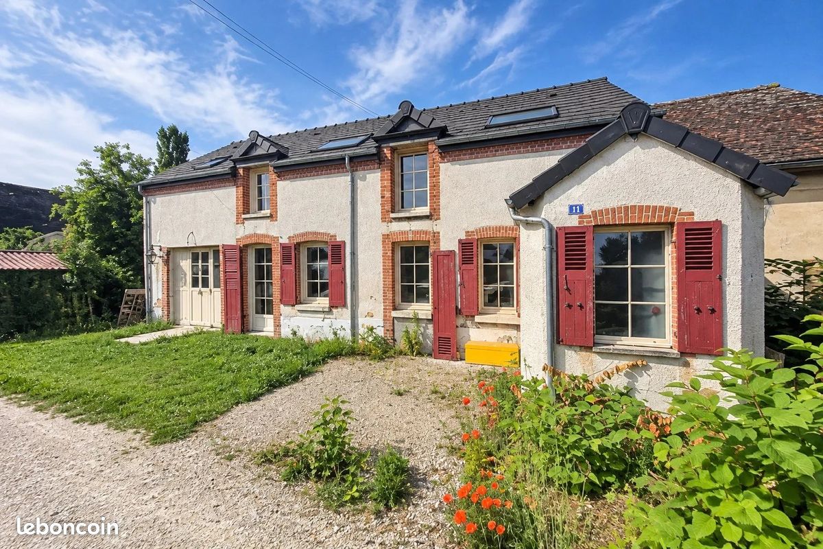 Maison 8 pièces 150 m² · à Amilly · 150 m² · 218 000 €