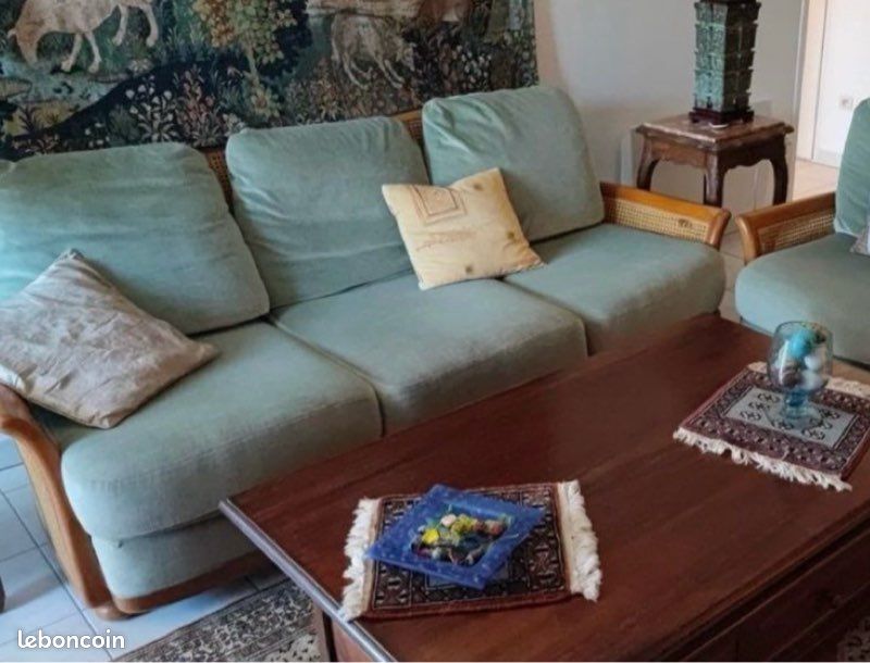 Canapé vintage Roche Bobois 3 places bois cannage velours vert amande (image 1)