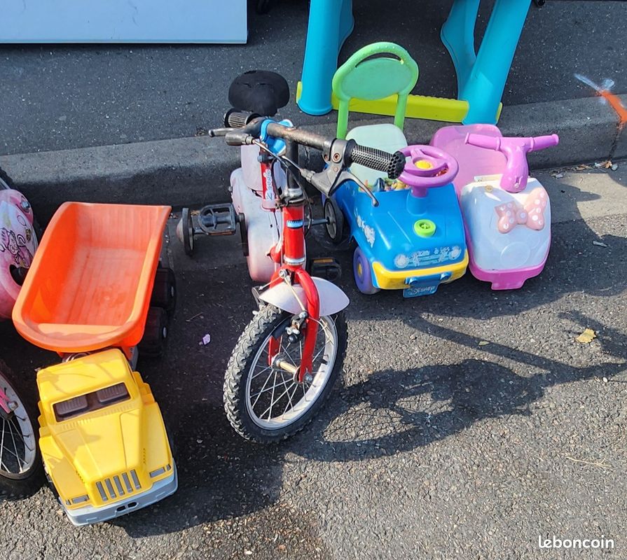 Velos et jeux enfants (image 3)