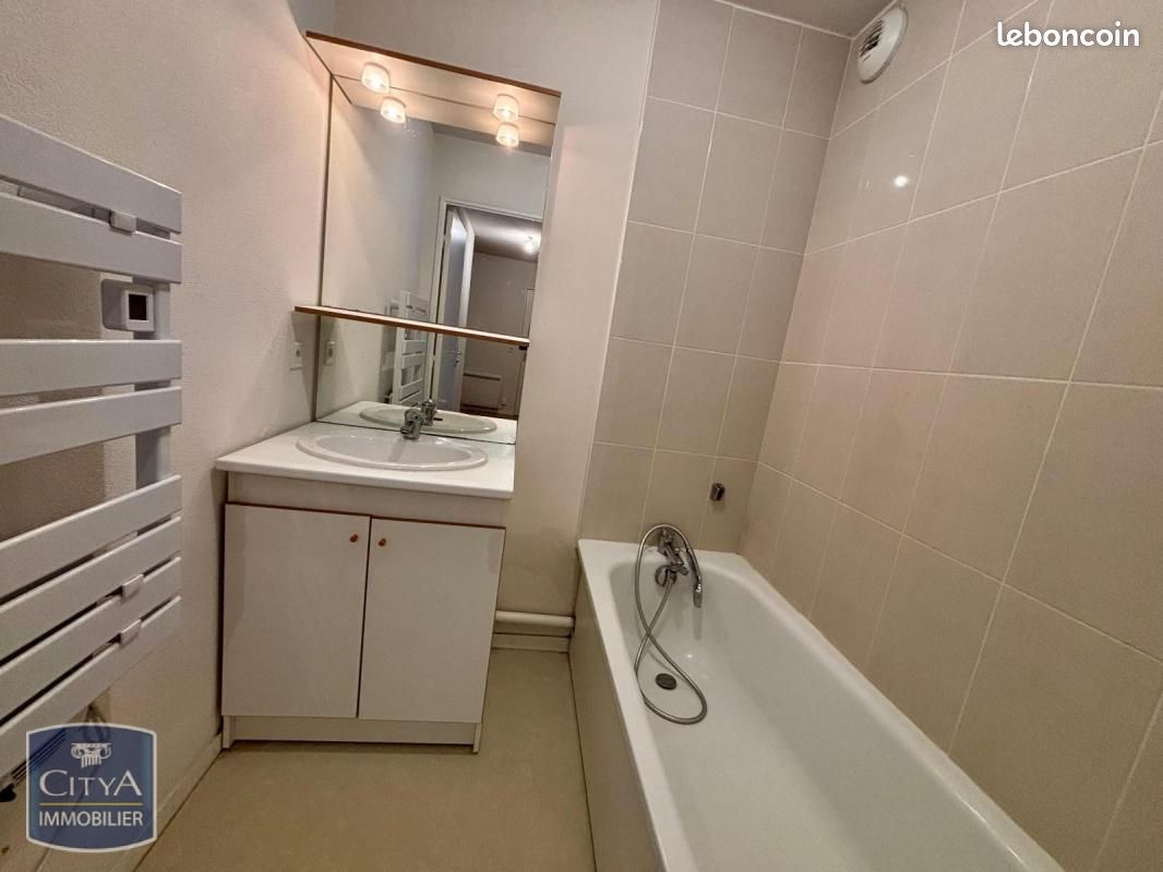 Appartement a louer chateauroux - 2 pièce(s) - 55 m2 - Surfyn