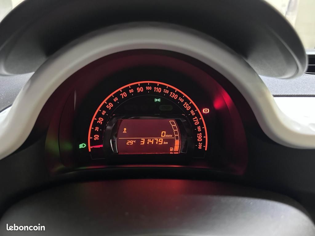 RENAULT TWINGO III 1.0 Sce 65ch LIFE phase 2 (Bluetooth + support tel) (image 12)