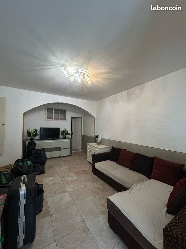 Maison 4 pièces 90 m² · à Pont-Saint-Esprit · 90 m² · 90 000 €