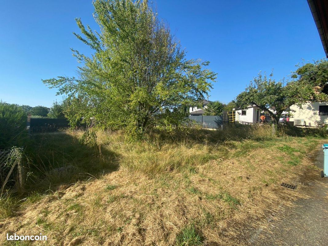 Terrain à bâtir de 426 m² à BRENTHONNE (74) · 135 000 €