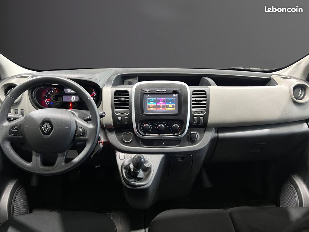 RENAULT TRAFIC COMBI 9 PLACES 1.6 DCI LIFE 125Ch 9 Places (image 9)