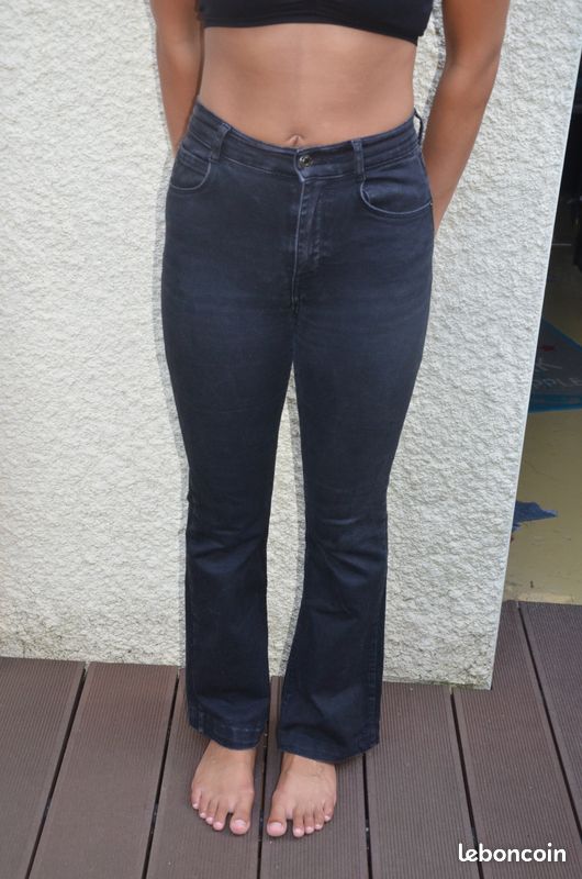Jean pull & Bear taille 36 coloris noir (image 1)