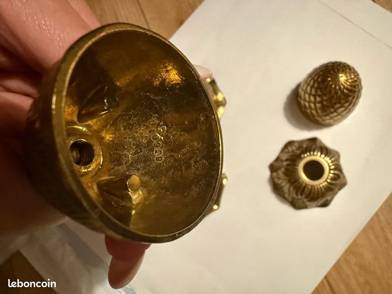 Lot D'embouts Et Anneaux Pour Tringle à Rideaux - Pommes De Pin En Laiton Doré (ancien)