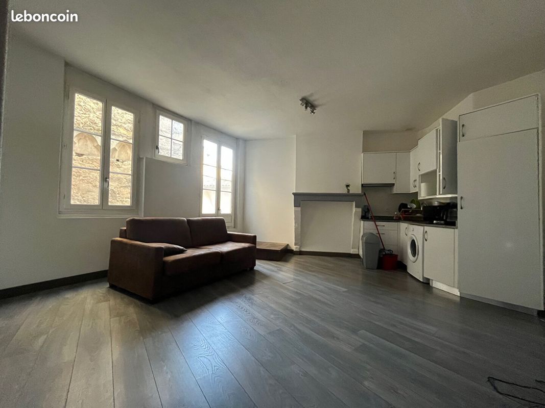 Studio 1 pièce 30 m² - Bordeaux 33000 (image principale 0)