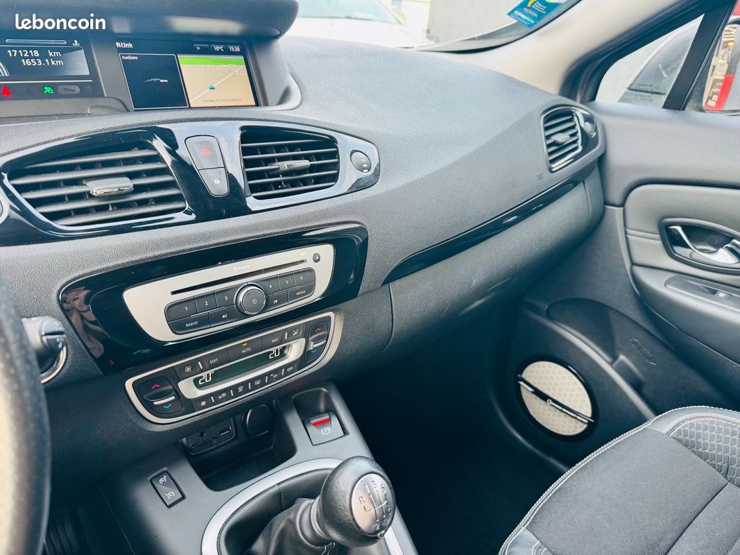 Renault scenic iii (2) 1.2 tce 130 energy bose edition 5pl (image 2)