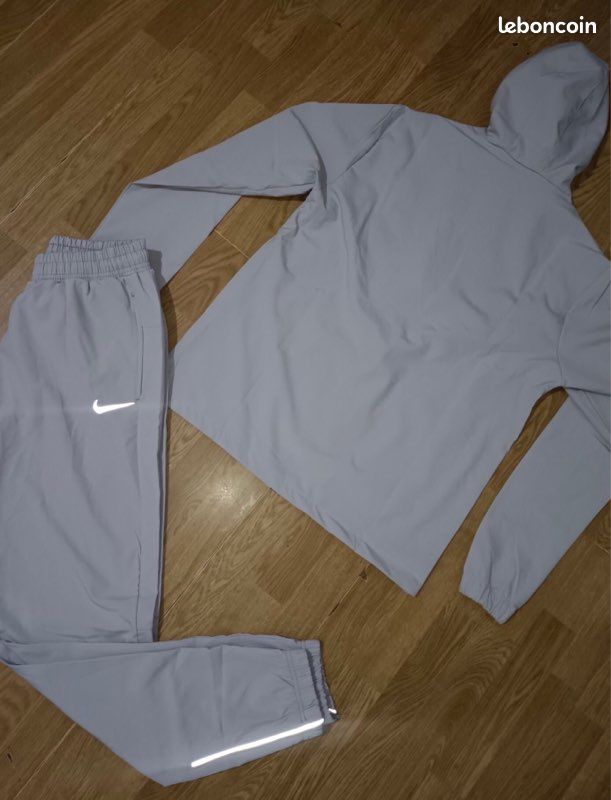 Survetement Nike Running Gris Haut De Running à 1/4 De Zip Dri-FIT